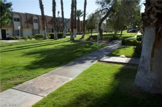 Photo #3: 2447462 Listing 