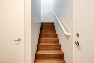 Photo #3: 2447497 Listing 