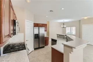 Photo #2: 2447533 Listing