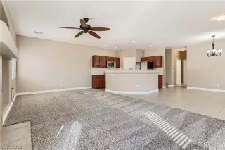 Photo #5: 2447533 Listing