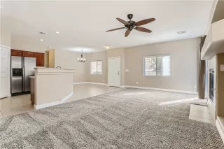 Photo #6: 2447533 Listing