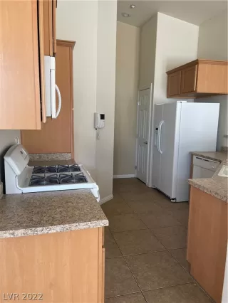 Photo #6: 2447549 Listing 