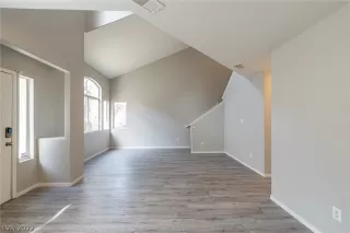 Photo #2: 2447576 Listing 