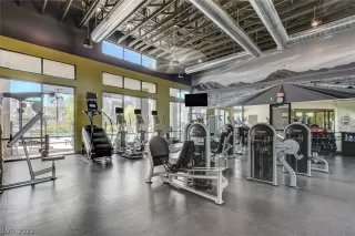 Photo #3: 2447587 Listing