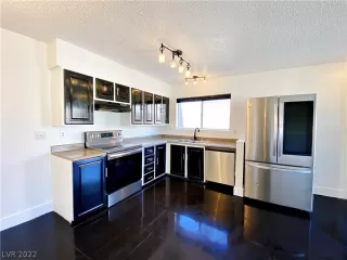 Photo #5: 2447597 Listing 