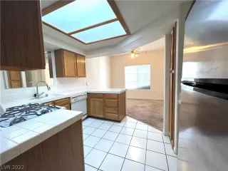 Photo #4: 2447614 Listing 