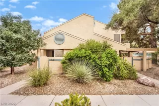 Photo #3: 2447617 Listing