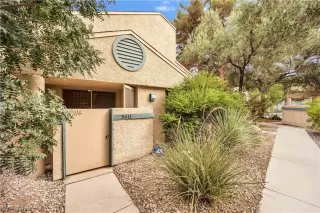 Photo #4: 2447617 Listing