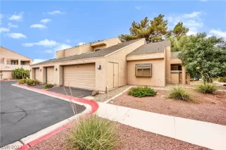 Photo #5: 2447617 Listing