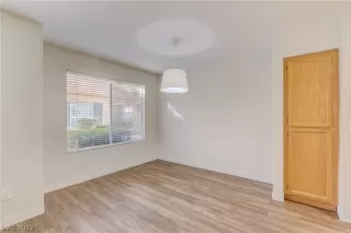 Photo #4: 2447623 Listing