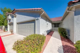 Photo #6: 2447647 Listing