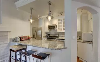 Photo #4: 2447656 Listing 