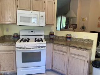 Photo #3: 2447666 Listing