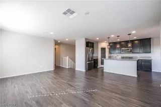 Photo #3: 2447680 Listing 