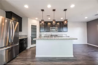 Photo #5: 2447680 Listing 