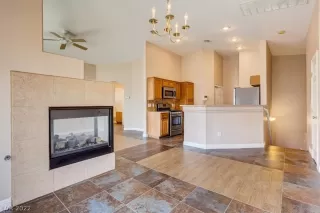 Photo #4: 2447730 Listing