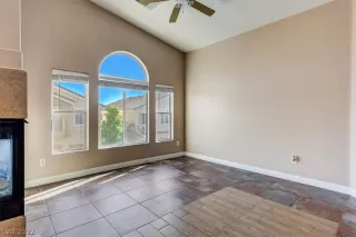 Photo #5: 2447730 Listing