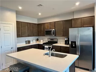 Photo #1: 2447741 Listing 