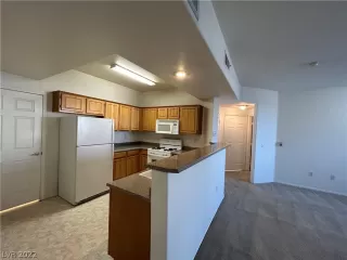 Photo #4: 2447754 Listing