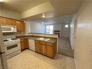 Photo #5: 2447754 Listing