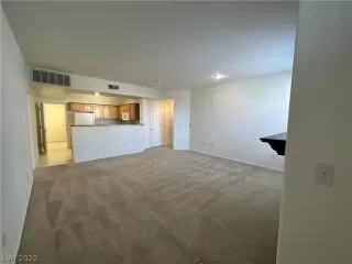 Photo #6: 2447754 Listing