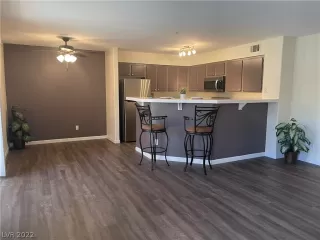 Photo #6: 2447760 Listing 