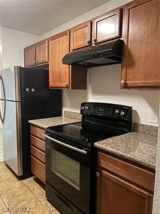 Photo #4: 2447764 Listing 