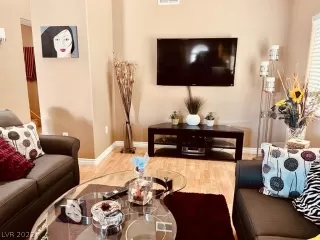 Photo #2: 2447768 Listing