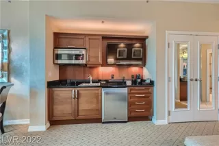 Photo #4: 2447772 Listing 