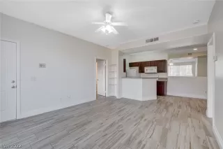 Photo #2: 2447832 Listing 