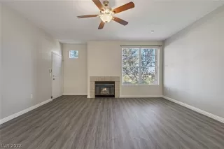 Photo #4: 2447835 Listing