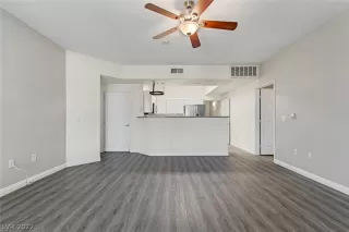 Photo #6: 2447835 Listing