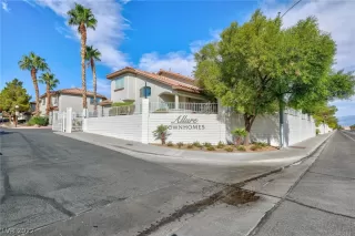 Photo #4: 2447847 Listing 