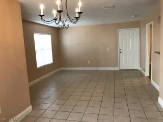 Photo #5: 2447878 Listing 