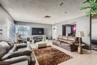 Photo #5: 2447884 Listing 