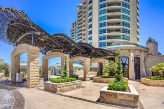 Photo #1: 2447887 Listing