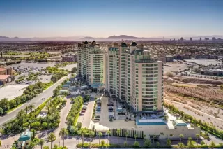 Photo #2: 2447887 Listing