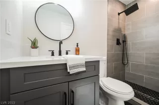 Photo #1: 2447899 Listing