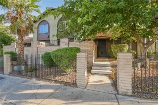 Photo #4: 2447899 Listing