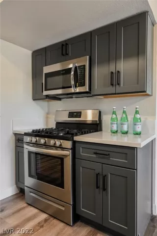 Photo #6: 2447899 Listing