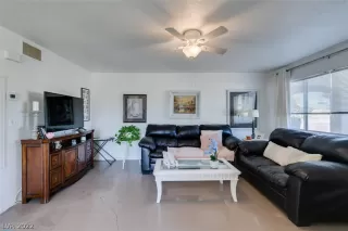 Photo #5: 2447905 Listing 