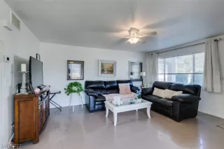 Photo #6: 2447905 Listing 