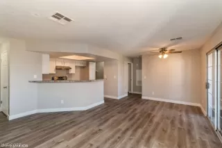 Photo #3: 2447907 Listing 