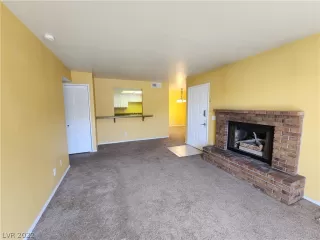 Photo #5: 2447916 Listing 