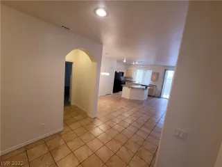 Photo #2: 2447918 Listing 