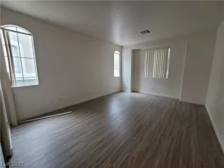 Photo #4: 2447918 Listing 