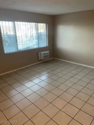 Photo #3: 2447923 Listing 