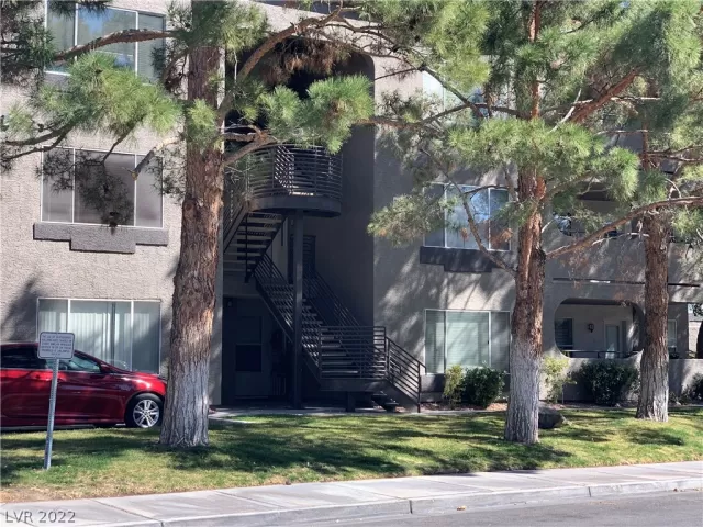 MLS: 2447927 Condo For Sale