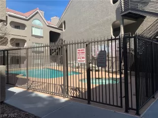 Photo #3: 2447927 Listing 