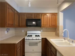 Photo #4: 2447927 Listing 